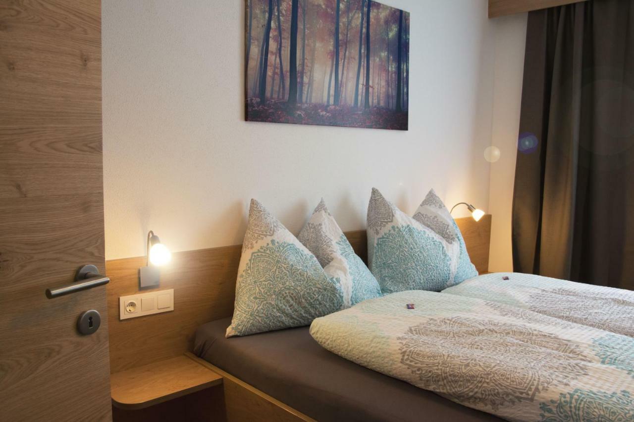 Berg' & Bluamen Appartements Stubai Нойштіфт-ім-Штубайталь Екстер'єр фото